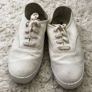 White keds
